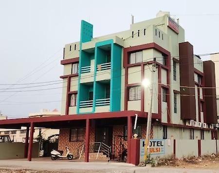 Hotel Mahakal Tulsi Somnāth Екстериор снимка