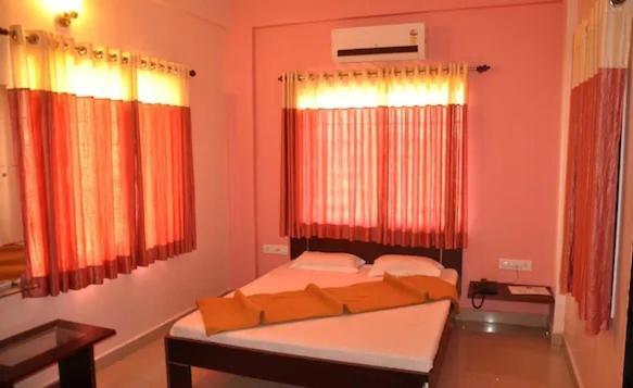 Hotel Mahakal Tulsi Somnāth Екстериор снимка